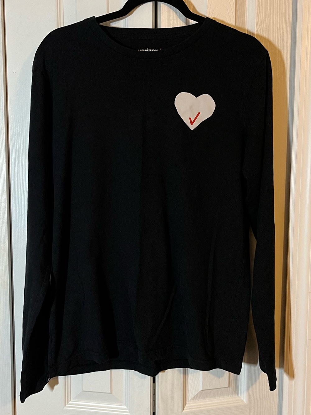 Verizon long sleeve heart logo employee shirt size Medium